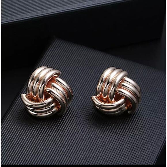 Clip on rose indented knot button earrings - Picture 1 of 1